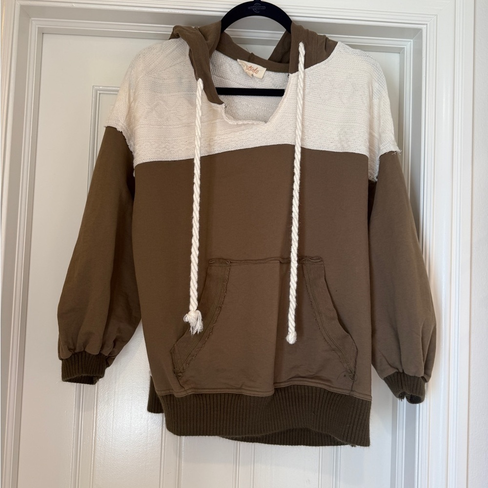 Listicle Tan and White Knit Top